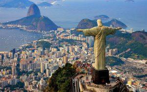 Bức tượng Chúa Jesus sừng sững trên ngọn núi Corcovado