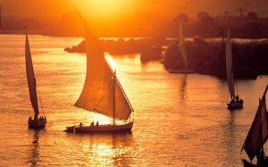 Vẻ đẹp lung linh của sông Nile lúc hoàng hôn