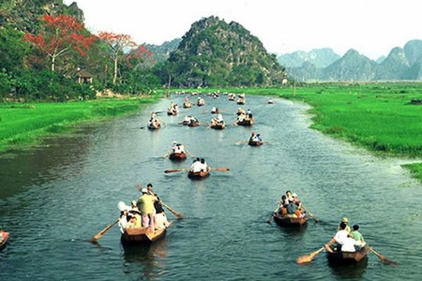 Du lịch Chùa Hương là một nét đẹp văn hóa tinh thần của người Việt