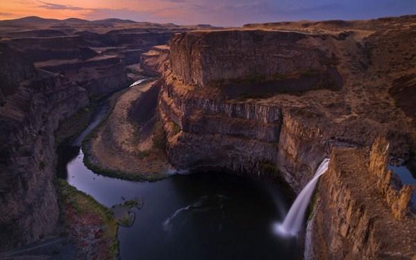 Cách tốt nhất để đi xung quanh Grand Canyon là bằng xe buýt đưa đón