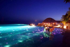 Bãi biển phát sáng ở Maldives